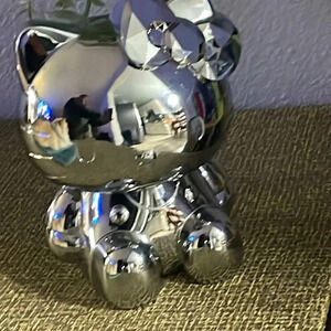 Hello kitty Sanrio 2011 Sephora chrome silver make up holder